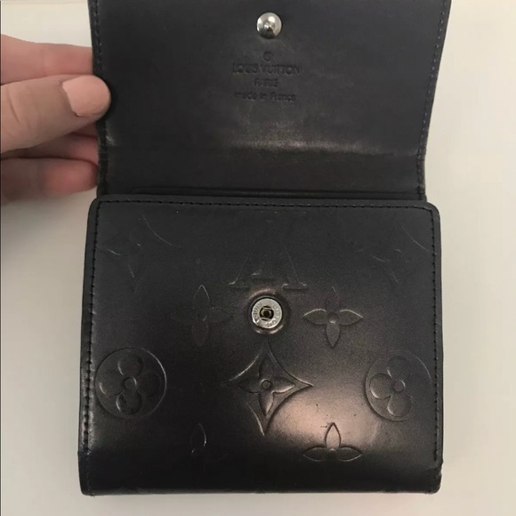 Louis Vuitton Epi gray wallet!